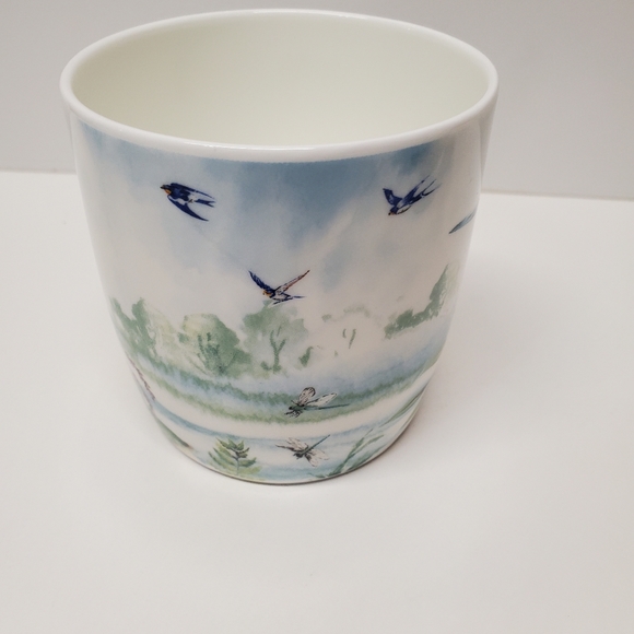 NWOT Fine bone china England. Beautiful bird coffee/tea Mug - Picture 3 of 7